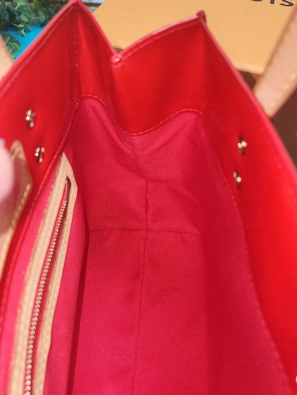 Authentic Louis Vuitton Vernis Reade PM Rouge W/ Box, Dust Bag & LV P.O.P